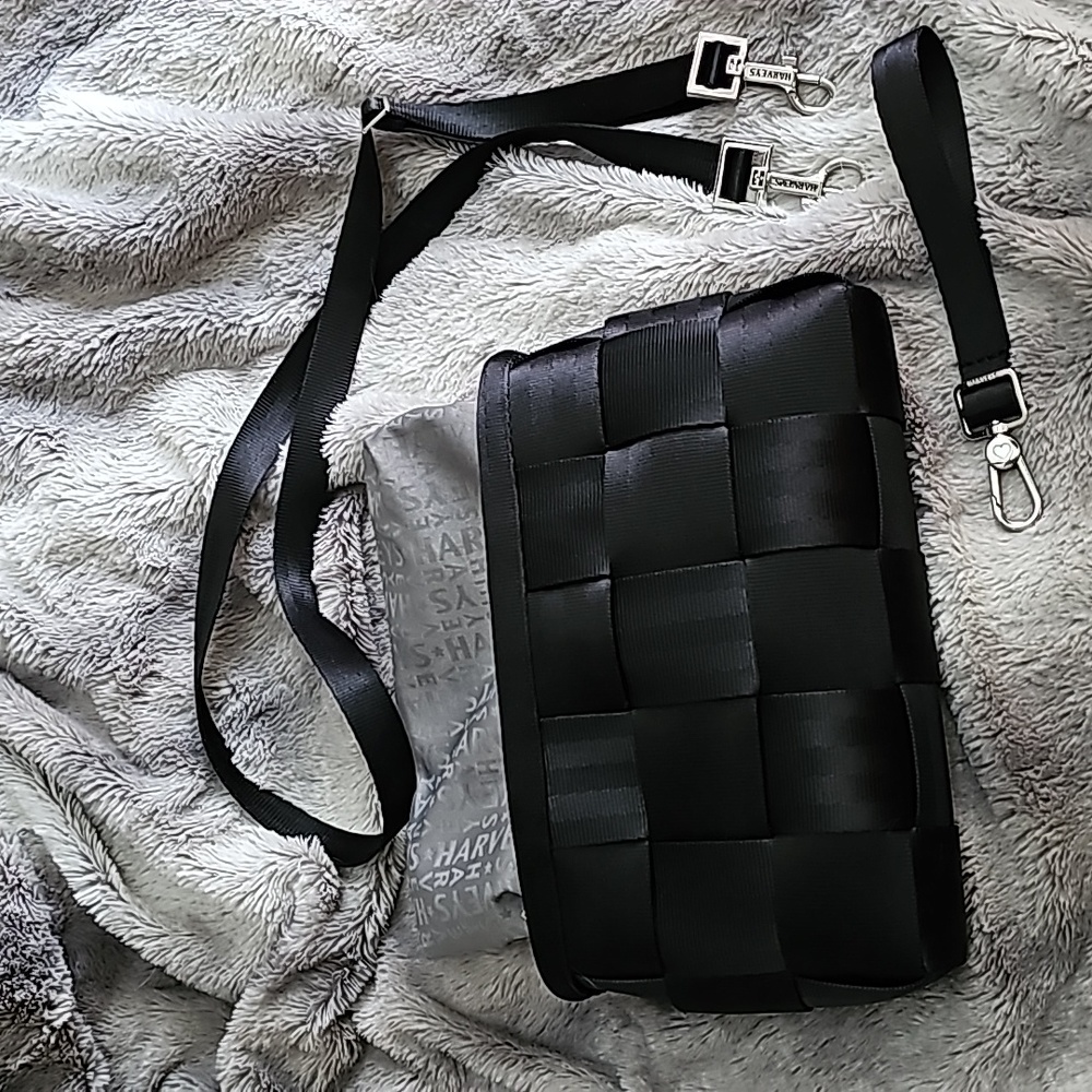 Harveys seatbelt convertible clutch